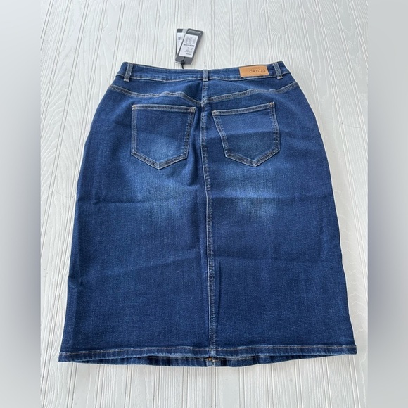 yesta medium wash knee length skirt size 14,22/24 - Picture 4 of 6